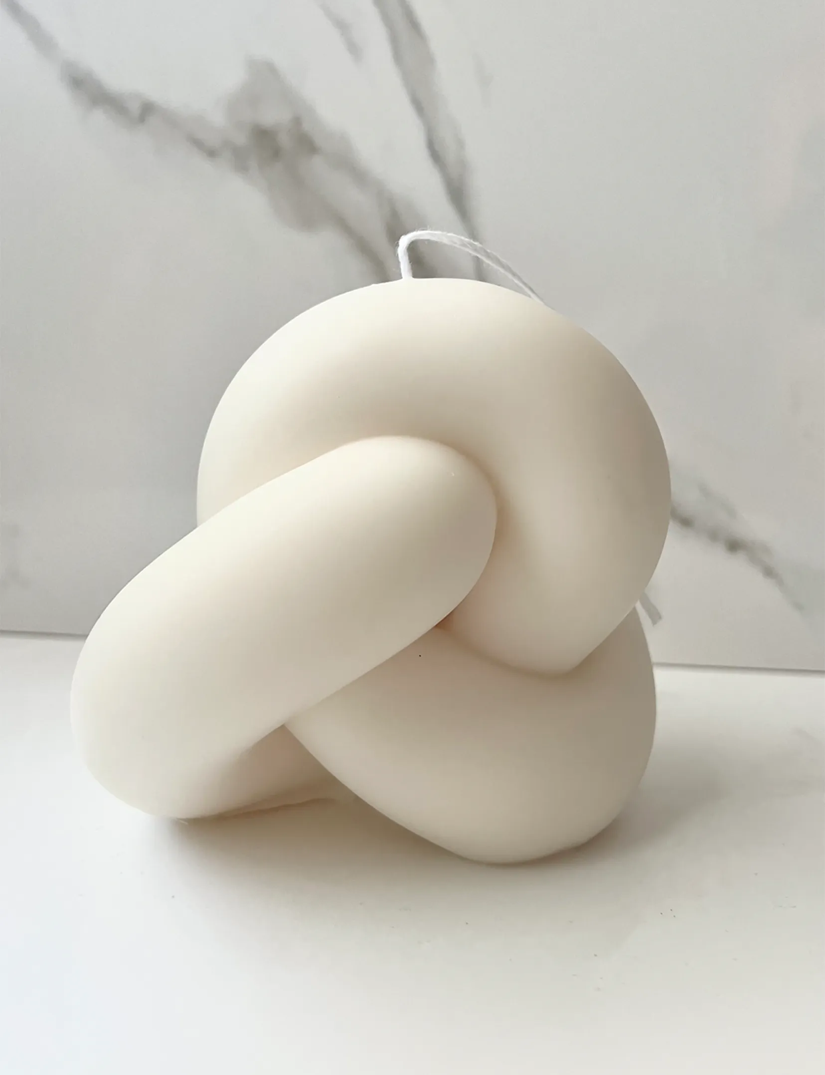 Infinity Knot Candle, Cream/White