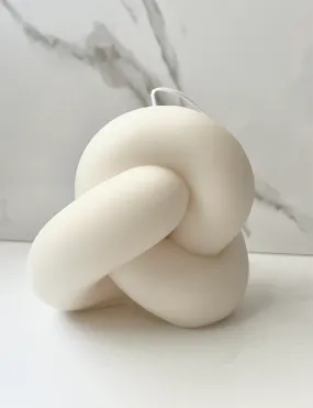 Infinity Knot Candle, Cream/White