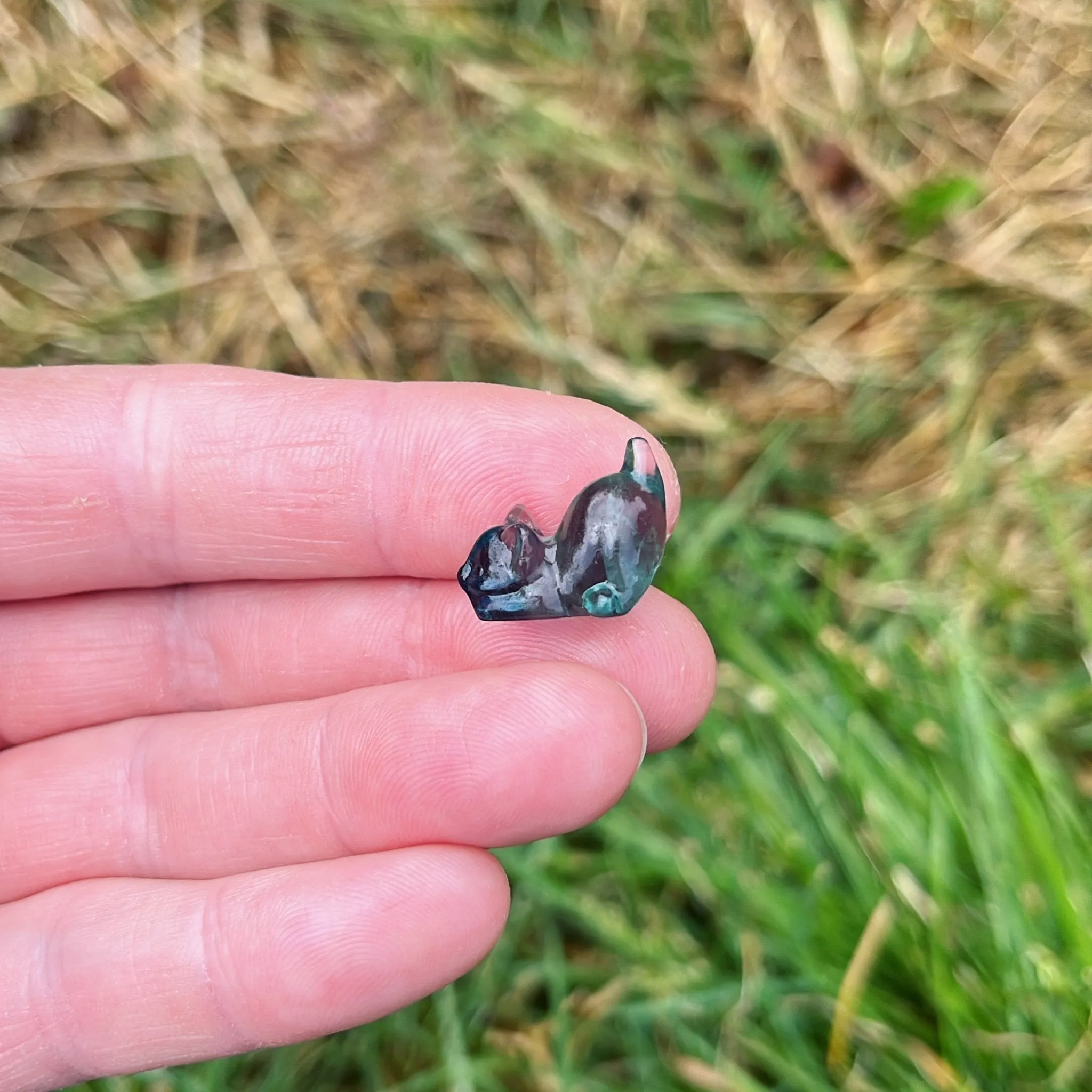 Mini Fluorite Pouncing Cat