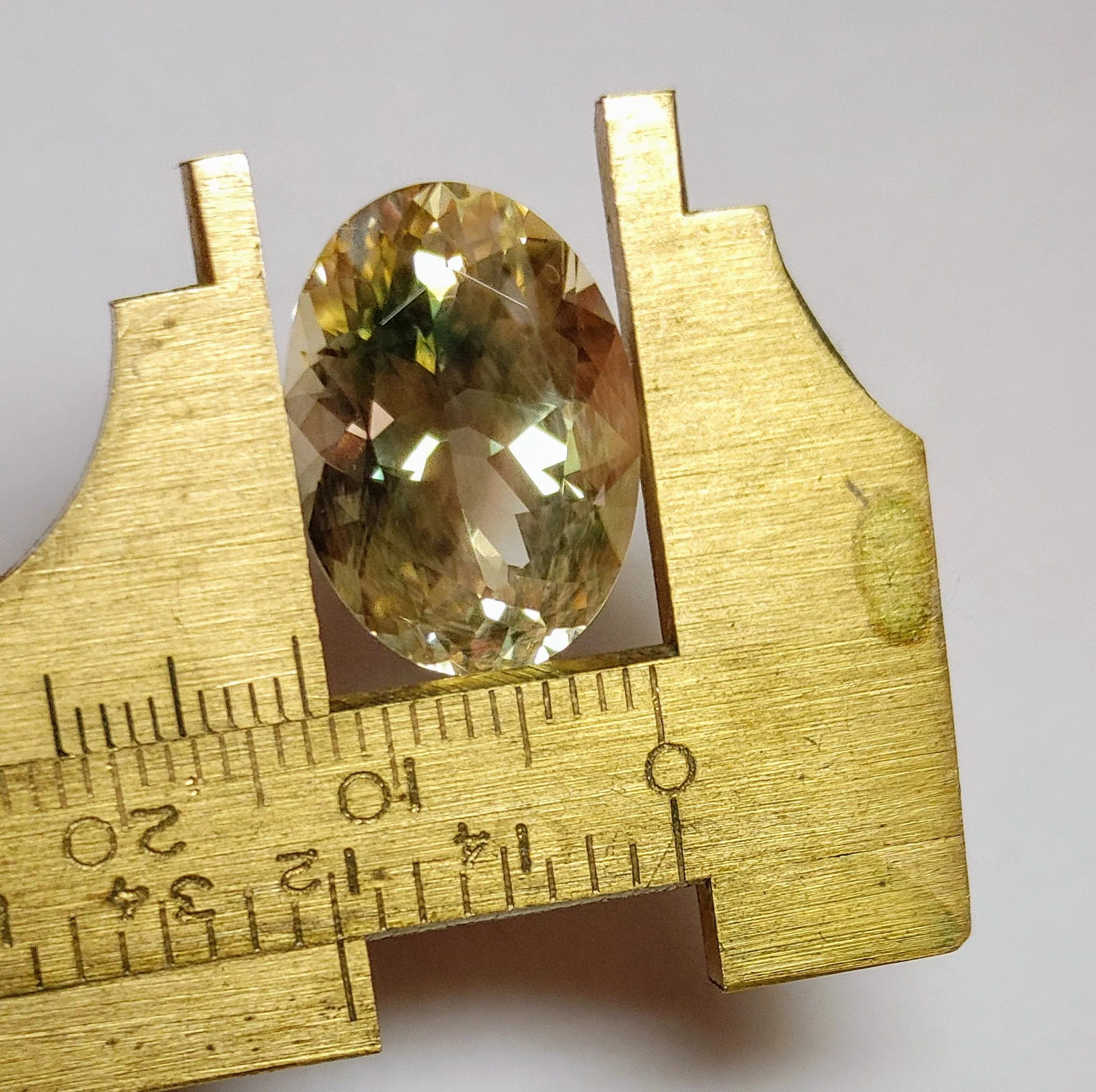 Oregon Sunstone Gem-Spectacular Tri Color-18 x 13mm-11.53 Carat Oval