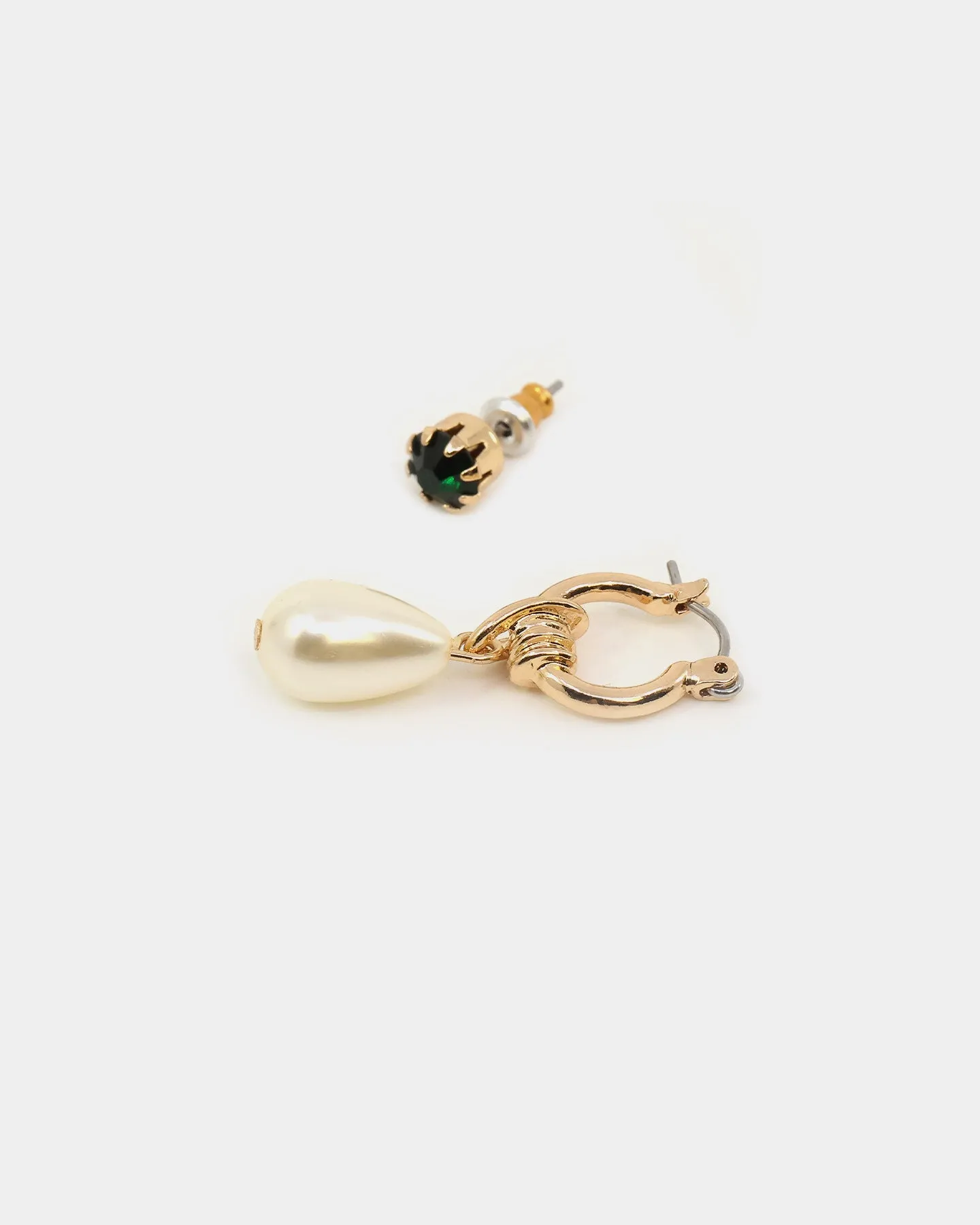 Wild For The Weekend Pearl And Crystal Earrings Set Gold
